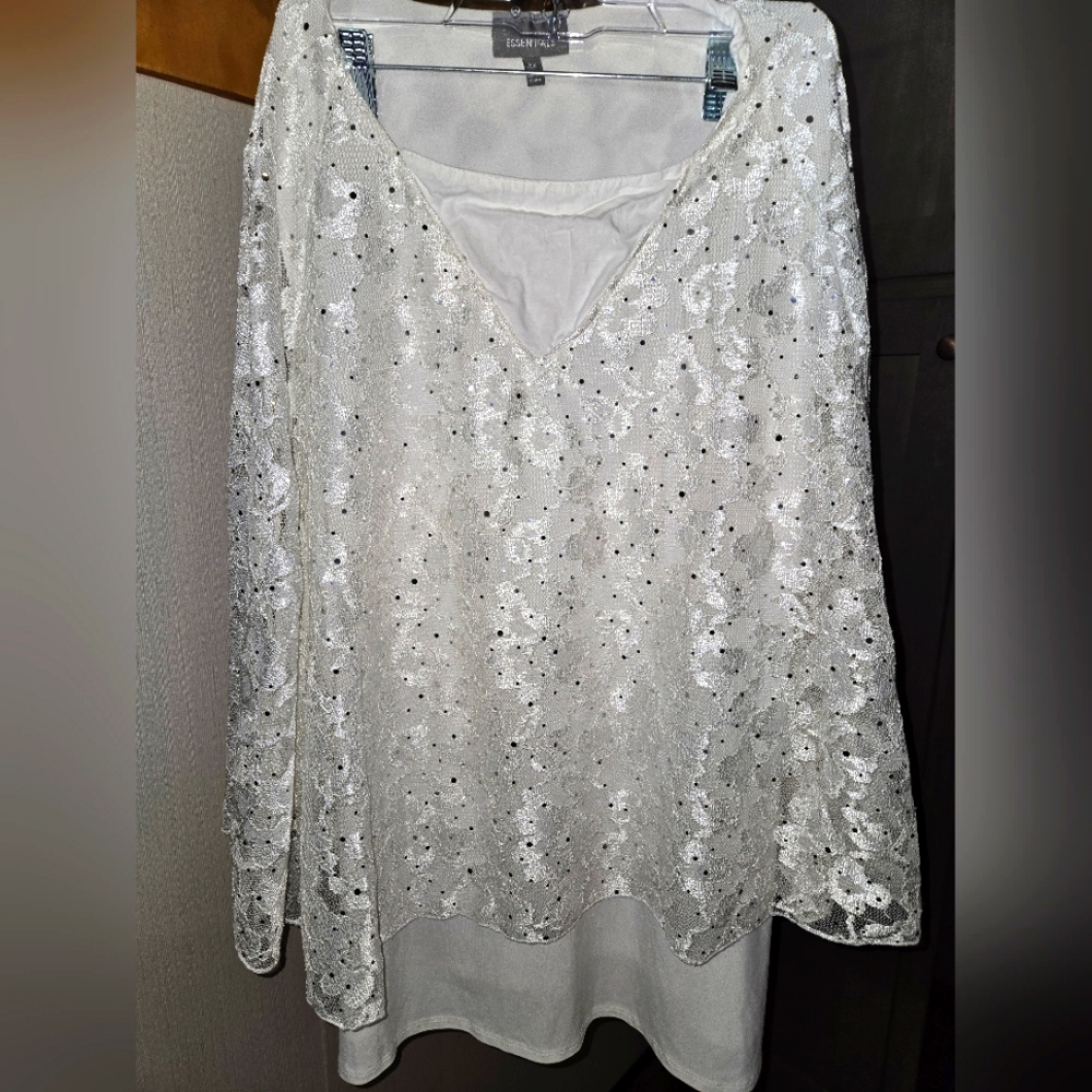 ***Essential White/ Silver Dotted Poncho shirt ---  4XL - Picture 2 of 8